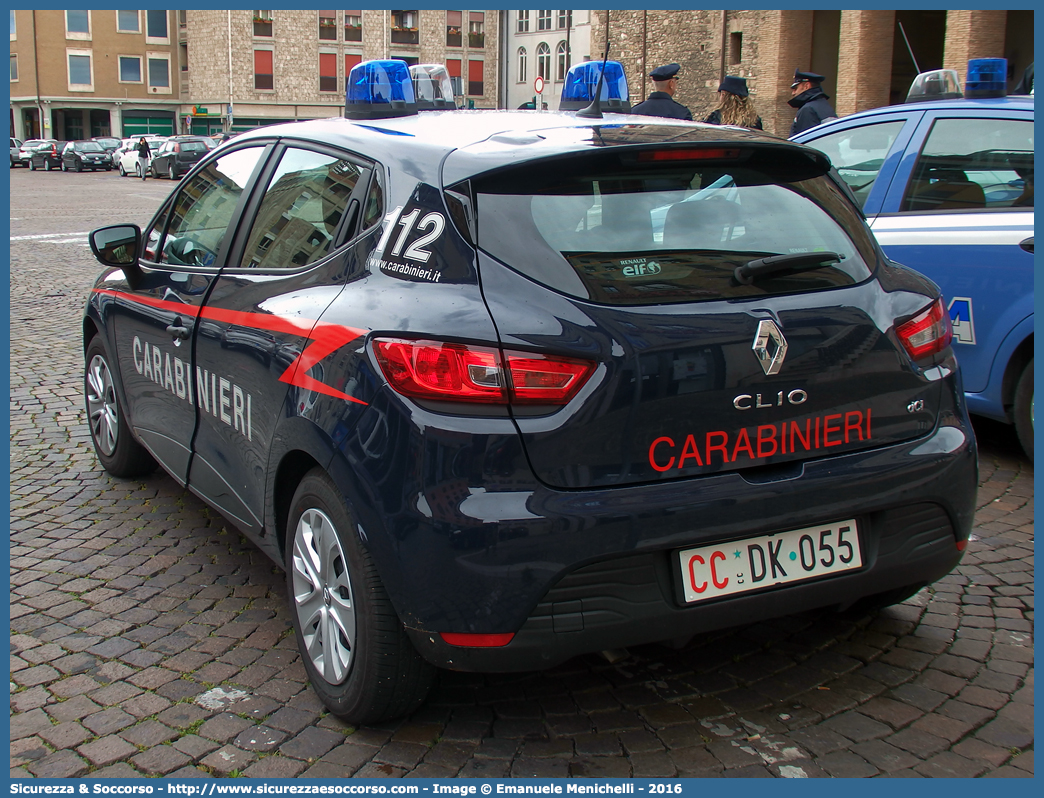 CC DK055
Arma dei Carabinieri
Renault Clio VI serie
Allestitore Focaccia Group S.r.l.
Parole chiave: CC;C.C.;Arma;dei;Carabinieri;Nucleo;Radiomobile;Radio;Mobile;Pattuglia;Pattuglie;Mobile;Mobili;di;Zona;Focaccia;Renault;Clio