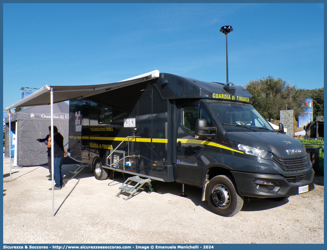 GdiF 668BR
Guardia di Finanza
Soccorso Sanitario
Iveco Daily VI serie restyling
Parole chiave: GdiF;G.D.F.;GDF;Guardia;di;Finanza;Ambulanza;Iveco;Daily