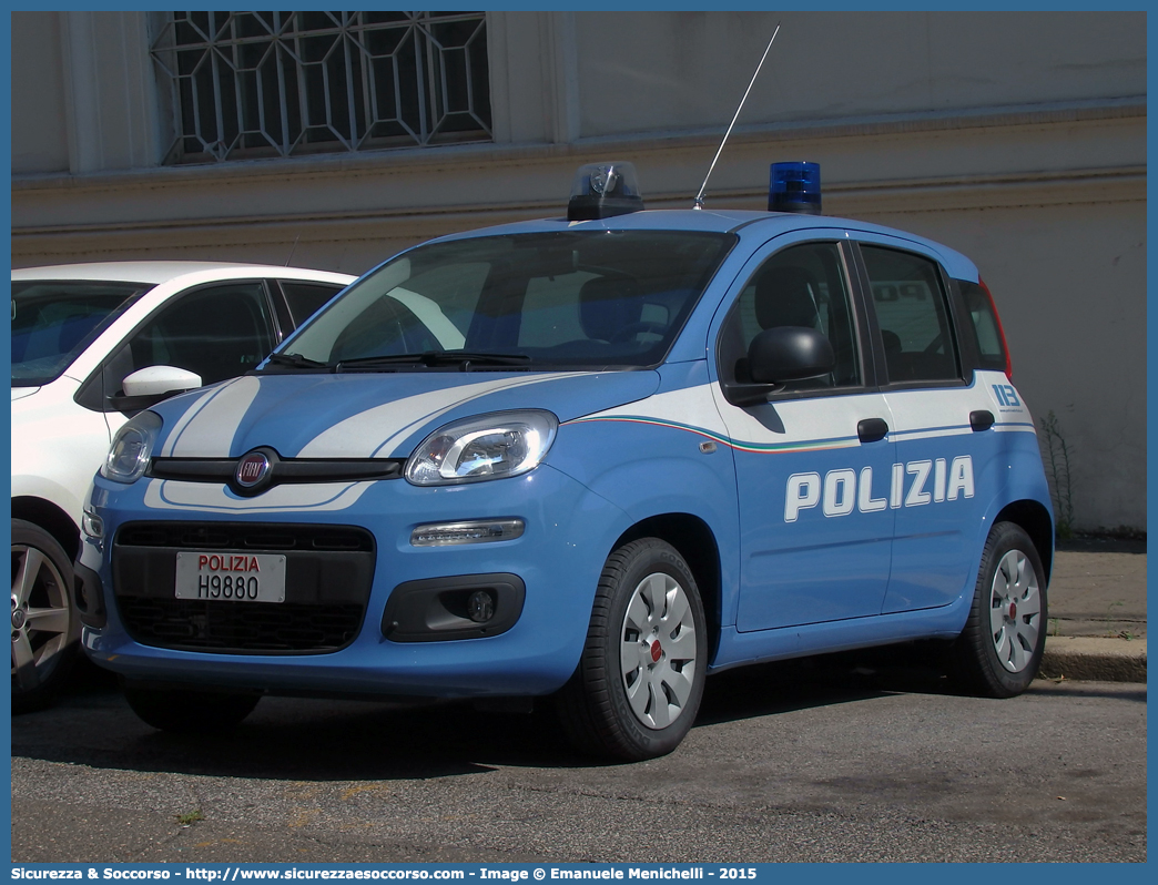 Polizia H9880
Polizia di Stato
Fiat Nuova Panda II serie
Allestitore Nuova Carrozzeria Torinese S.r.l.
(I fornitura)
Parole chiave: PS;P.S.;Polizia;di;Stato;Polizia;Fiat;Nuova;Panda;Nuova;Carrozzeria;Torinese