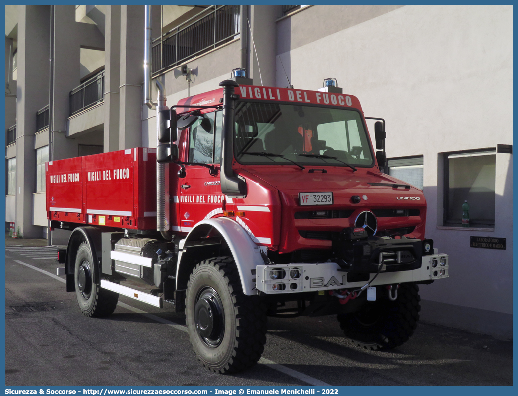 VF 32293
Corpo Nazionale Vigili del Fuoco
Mercedes Benz Unimog U5023
Allestitore BAI S.r.l.

Parole chiave: VVF;V.V.F.;Corpo;Nazionale;Vigili;del;Fuoco;Mercedes;Benz;Unimog;u5023;BAI