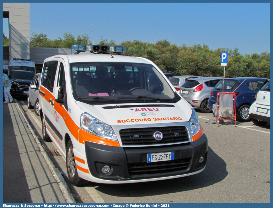 0860
118 Agenzia Regionale Emergenza Urgenza
Regione Lombardia
Fiat Scudo IV serie
Allestitore Aricar S.p.A.
Parole chiave: 118;AREU;A.R.E.U.;S.S.U.Em.;SSUEm;Lombardia;Fiat;Scudo;Aricar