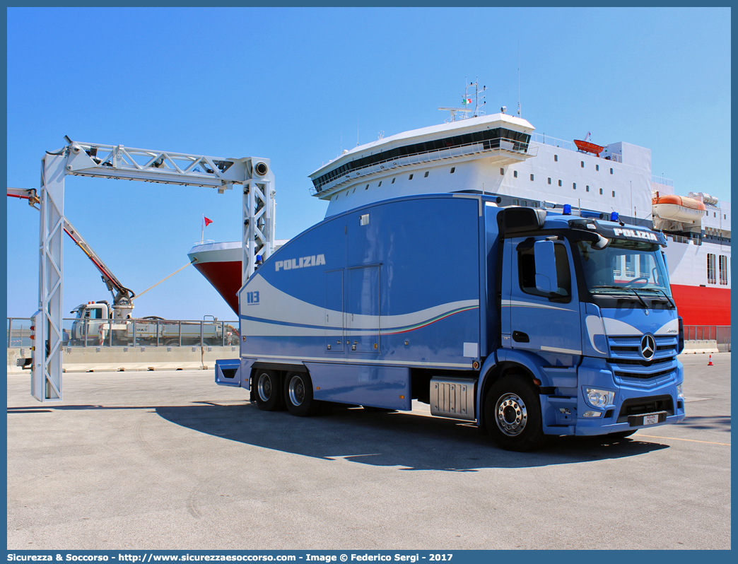 Polizia M0142
Polizia di Stato
Polizia di Frontiera
Mercedes Benz Antos
Allestitore Rapiscan Systems Ltd
Parole chiave: Polizia;di;Stato;PS;P.S.;Frontiera;Mercedes Benz;Antos;Rapiscan Systems;Eagle;M60;M;60