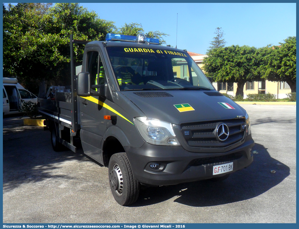 GdiF 701BK
Guardia di Finanza
R.O.A.N. Componente Aerea
Mercedes Benz Sprinter 519 4x4 II serie restyling
Allestitore DiviTec S.r.l.
Parole chiave: GdiF;G.D.F.;GDF;Guardia di Finanza;R.O.A.N.;ROAN;Componente Aerea;Mercedes;Benz;Sprinter;4x4;519;Divitec