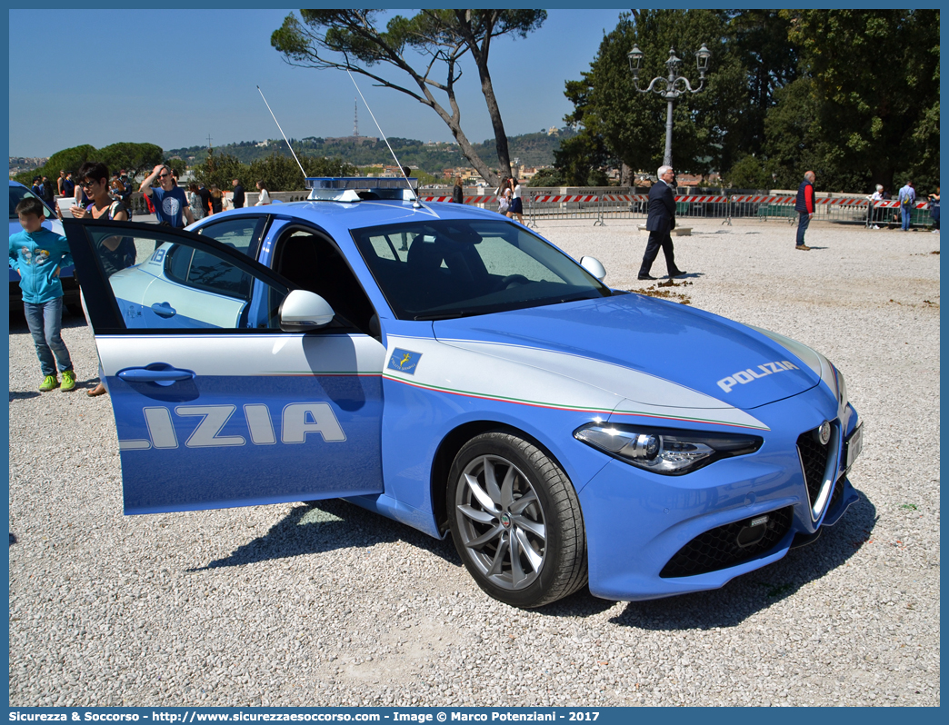 Polizia M2701
Polizia di Stato
Polizia Stradale
Alfa Romeo Nuova Giulia Veloce
Parole chiave: Polizia di Stato;Polizia;PS;Polizia Stradale;Alfa;Romeo;Nuova;Giulia;Veloce