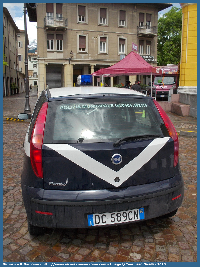 -
Polizia Municipale
Corpo Intercomunale
Rovereto e Valli del Leno
Fiat Punto III serie
Parole chiave: Polizia;Locale;Municipale;Rovereto;Valli;Leno;Terragnolo;Trambileno;Fiat;Punto