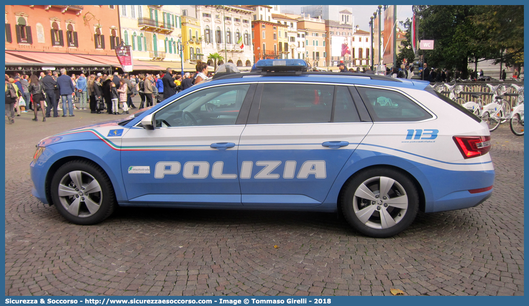 Polizia M3471
Polizia di Stato
Polizia Stradale
Autostrada Bs/Vr/Vi/Pd S.p.A.
Skoda Superb Wagon III serie
Allestitore Bertazzoni S.r.l.
Parole chiave: PS;P.S.;Polizia;di;Stato;Stradale;Autostrada;Autostradale;Skoda;Superb;Station;Wagon;SW;S.W.;Bertazzoni