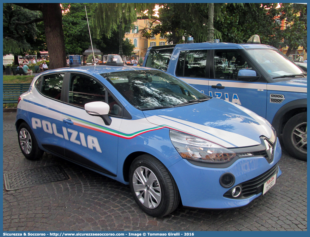 Polizia M0597
Polizia di Stato
Renault Clio VI serie
Allestitore Focaccia Group S.r.l.
Parole chiave: PS;P.S.;Polizia;di;Stato;Pubblica;Sicurezza;Renault;Clio;Focaccia