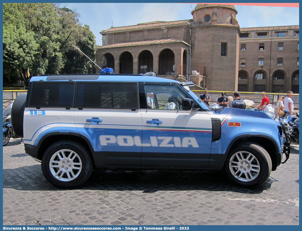 Polizia M7509
Polizia di Stato
Reparto Mobile
Land Rover New Defender 110 II serie
Allestitore Elevox S.r.l.
Parole chiave: PS;P.S.;Polizia;Polizia di Stato;Reparto Mobile;Land Rover;Defender;110