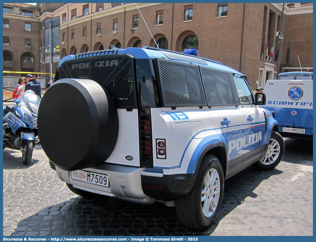 Polizia M7509
Polizia di Stato
Reparto Mobile
Land Rover New Defender 110 II serie
Allestitore Elevox S.r.l.
Parole chiave: PS;P.S.;Polizia;Polizia di Stato;Reparto Mobile;Land Rover;Defender;110