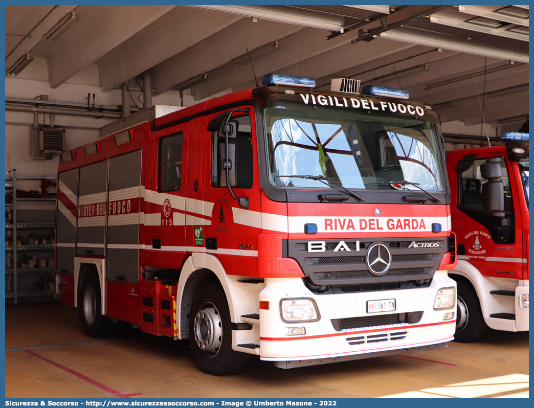 VF 1A1TN
Corpo Vigili del Fuoco Volontari Riva del Garda
Mercedes Benz Actross 1844
Parole chiave: VF;V.F.;Vigili del Fuoco;Vigili;Fuoco;Volontari;Riva del Garda;Mercedes Benz;Actross;1844;1A1TN