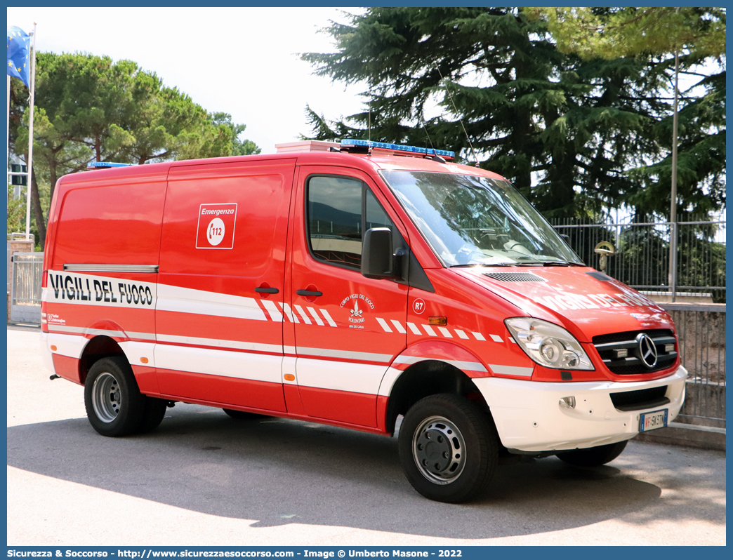 VF 5K3TN
Corpo Vigili del Fuoco Volontari Riva del Garda
Mercedes-Benz Sprinter 4x4 II serie
Allestitore Kofler Fahrzeugbau S.n.c.
Parole chiave: VF;V.F.;Vigili del Fuoco;Vigili;Fuoco;Volontari;Riva del Garda;Mercedes;Sprinter;4x4;Kofler;Fahrzeugbau