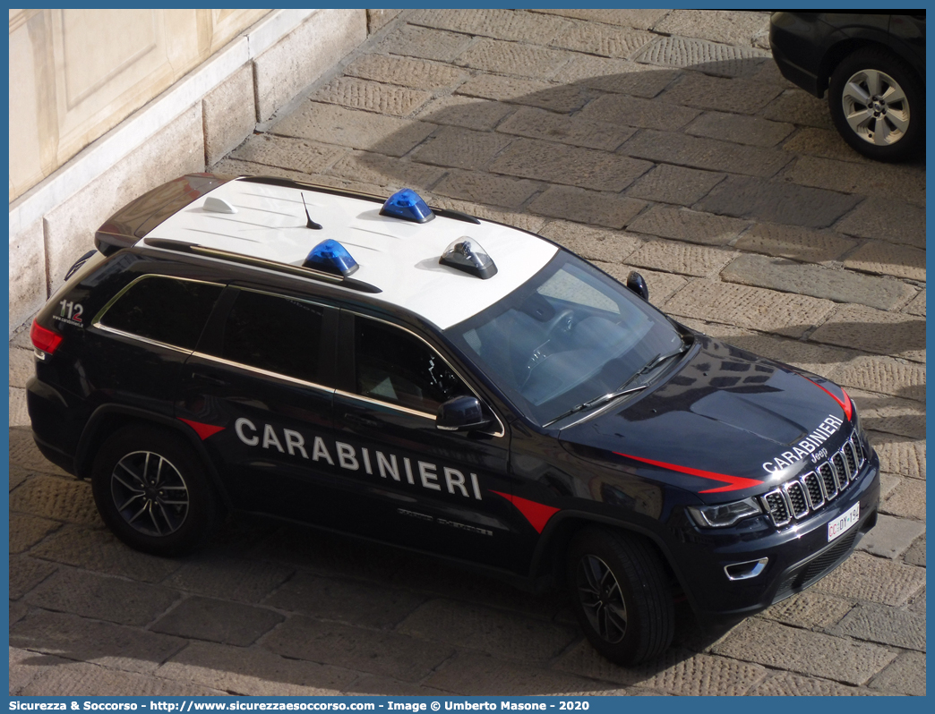 CC DY194
Arma dei Carabinieri
Aliquota di Primo Intervento
Jeep Grand Cherokee V serie
Allestitore Repetti S.r.l.
Parole chiave: CC;C.C.;Arma;dei;Carabinieri;Nucleo;Radiomobile;Jeep;Grand;Cherokee;API;A.P.I.;Aliquota;Primo;Intervento;Repetti