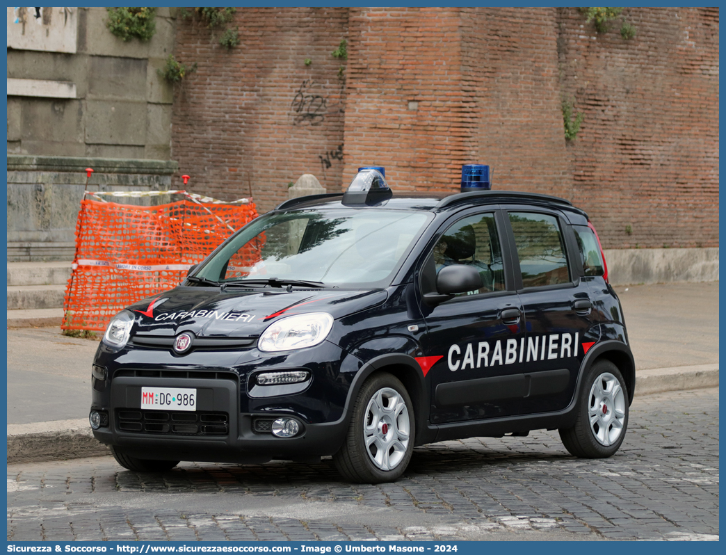 MM DG986
Arma dei Carabinieri
Reparto Carabinieri presso
la Marina Militare
Fiat Nuova Panda Hybrid II serie restyling
Parole chiave: Arma dei Carabinieri;Arma;Carabinieri;Reparto;Marina;Militare;Fiat;Panda;Hybrid