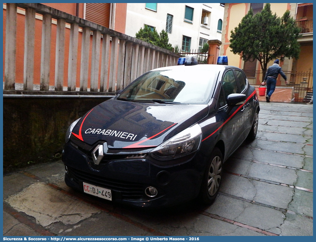 CC DJ449
Arma dei Carabinieri
Renault Clio VI serie
Allestitore Focaccia Group S.r.l.
Parole chiave: CC;C.C.;Arma;dei;Carabinieri;Nucleo;Radiomobile;Radio;Mobile;Pattuglia;Pattuglie;Mobile;Mobili;di;Zona;Focaccia;Renault;Clio