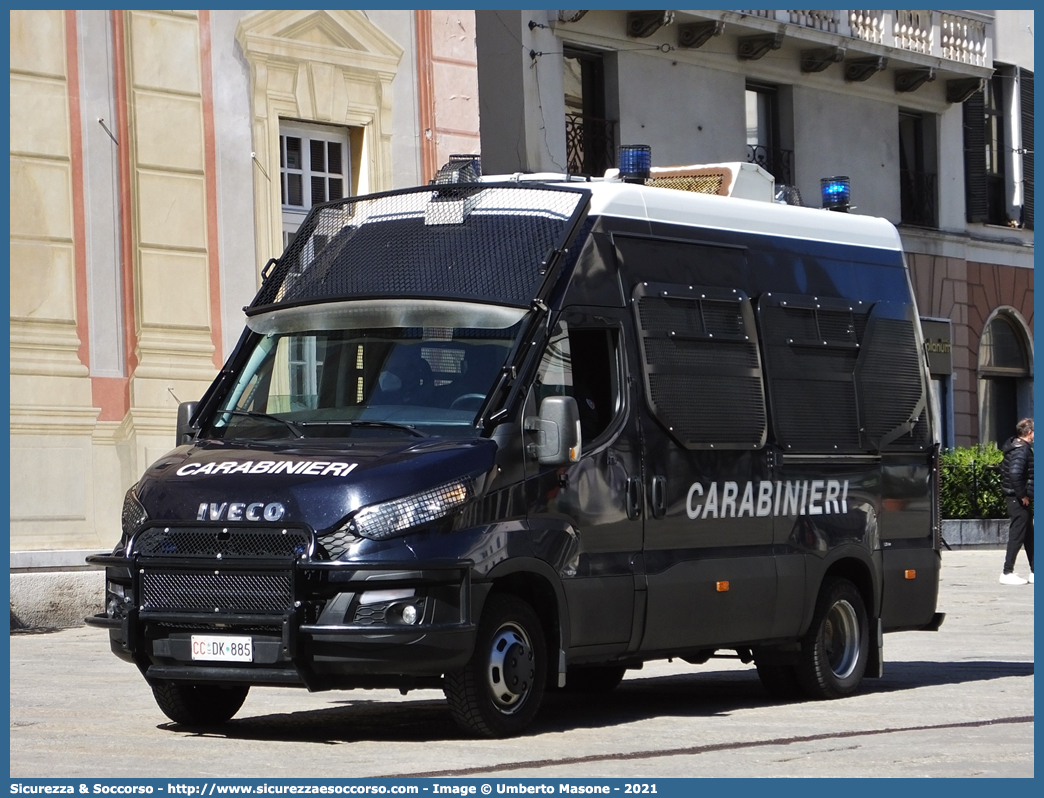 CC DK885
Arma dei Carabinieri
Battaglioni Mobili
Iveco Daily 50C17 VI serie
Allestitore Sperotto S.p.A.
(II fornitura)
Parole chiave: CC;C.C.;Arma;Carabinieri;Battaglioni Mobili;Battaglione Mobile;Iveco;Daily;50C17;Blindato;Ordine Pubblico;Sperotto