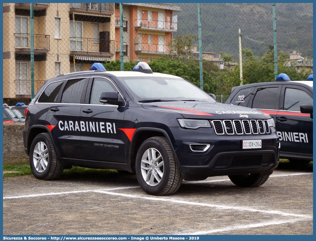 CC DX264
Arma dei Carabinieri
Aliquota di Primo Intervento
Jeep Grand Cherokee V serie
Allestitore Repetti S.r.l.
Parole chiave: CC;C.C.;Arma;dei;Carabinieri;Nucleo;Radiomobile;Jeep;Grand;Cherokee;API;A.P.I.;Aliquota;Primo;Intervento;Repetti