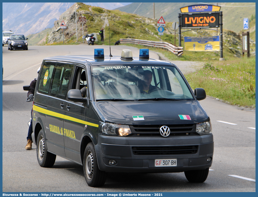 GdiF 307BH
Guardia di Finanza
S.A.G.F.
Volkswagen Transporter T5 restyling
Allestitore Focaccia Group S.r.l.
(variante)
Parole chiave: GdiF;GDF;Guardia di Finanza;S.A.G.F.;SAGF;Soccorso Alpino;Volkswagen;Transporter;T5;T 5;Caravelle;4 Motion;4 Motion