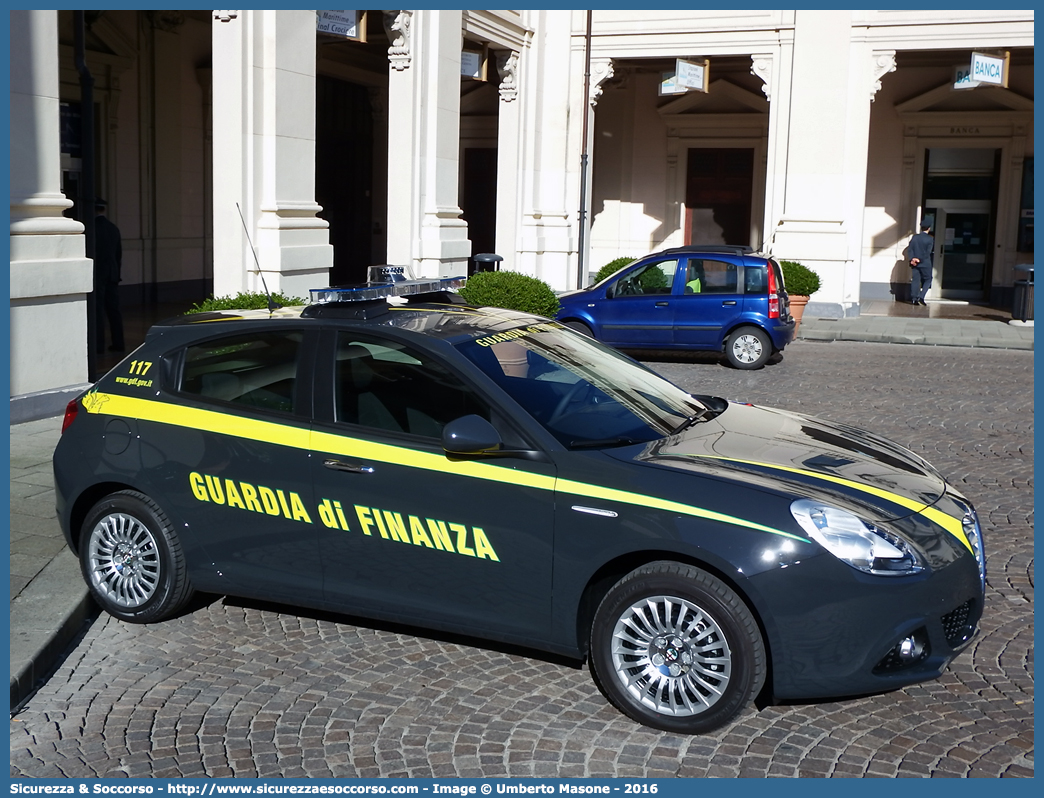 GdiF 442BK
Guardia di Finanza
Alfa Romeo Nuova Giulietta
I serie I restyling
(II fornitura)
Parole chiave: GdiF;GDF;GF;Guardia;Finanza;Alfa;Romeo;Nuova;Giulietta