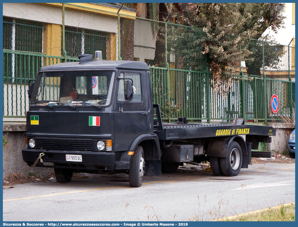 GdiF 993AC
Guardia di Finanza
Iveco 60-10 Zeta
Allestitore Isoli
(II variante)
Parole chiave: GdiF;G.D.F.;GDF;Guardia di Finanza;Iveco;60-10;Zeta;Isoli;993AC