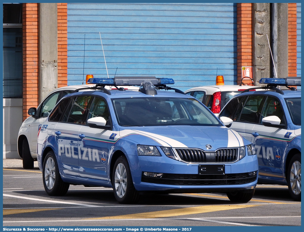 -
Polizia di Stato
Polizia Stradale
Autostrade per l'Italia S.p.A.
Skoda Octavia Wagon V serie
Allestitore Focaccia Group S.r.l.
(I fornitura)
Parole chiave: PS;P.S.;Polizia;di;Stato;Stradale;Autostrade per Italia S.p.A.;Skoda;Octavia;Wagon;Station;SW;S.W.;Focaccia