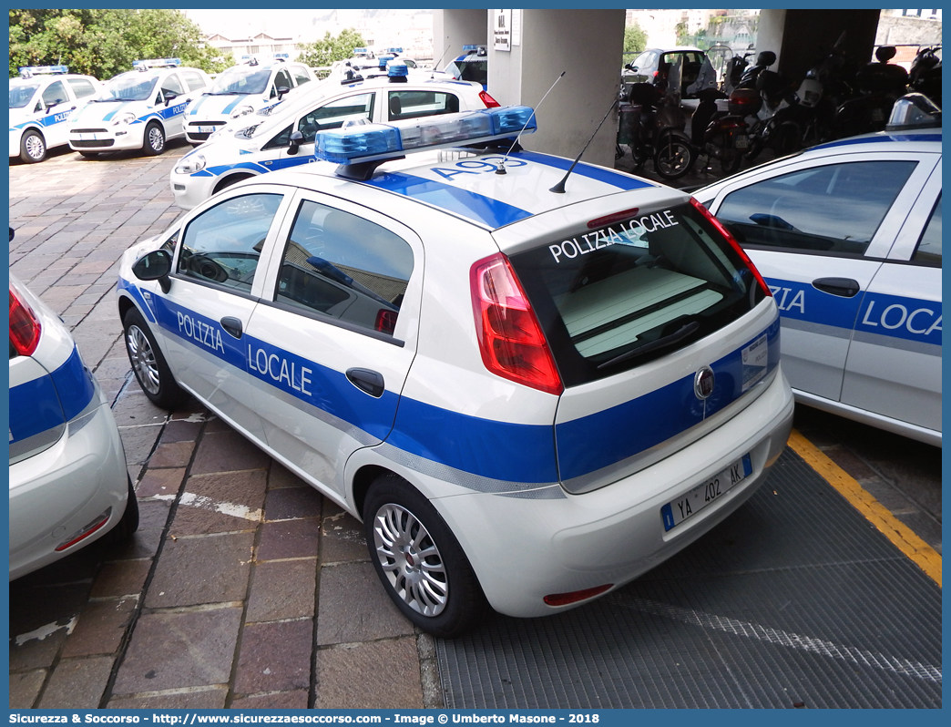 Polizia Locale YA402AK
Polizia Locale
Comune di Genova
Fiat Punto IV serie
Parole chiave: Polizia;Locale;Municipale;Genova;Fiat;Punto