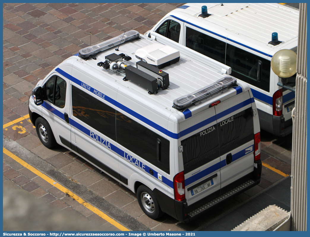 Polizia Locale YA745AK
Polizia Locale
Comune di Genova
Fiat Ducato III serie II restyling
Allestitore Bertazzoni S.r.l.
Parole chiave: Polizia;Locale;Municipale;Genova;Fiat;Ducato;Bertazzoni