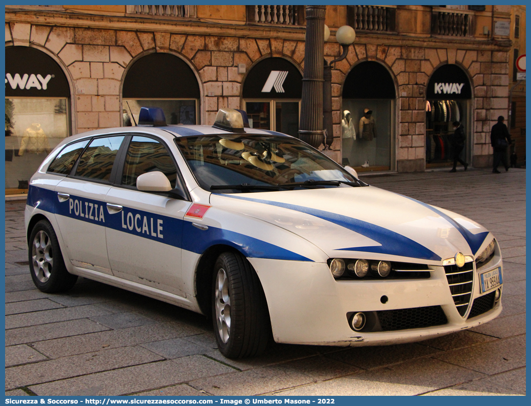 Polizia Locale YA959AA
Polizia Locale
Provincia di Genova
Alfa Romeo 159 Sportwagon
(II variante)
Parole chiave: Polizia;Locale;Provinciale;Genova;Alfa Romeo;159;Sportwagon;YA959AA