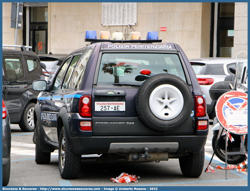 Polizia Penitenziaria 257AE
Polizia Penitenziaria
Nucleo Traduzioni e Piantonamenti
Land Rover Freelander I serie restyling
Parole chiave: PP;P.P.;Pol.Pen;PolPen;AdiC;A.diC.;Agenti;di;Custodia;Polizia;Penitenziaria;Nucleo;Traduzioni;Piantonamenti;Land Rover;Freelander