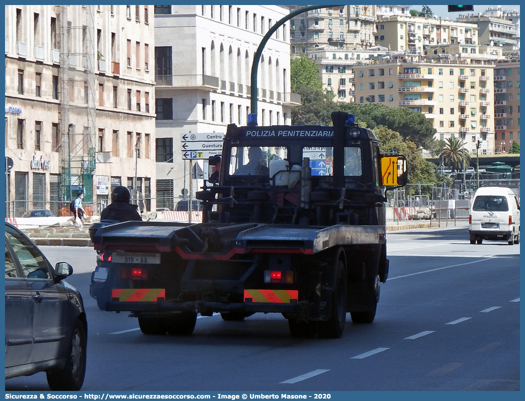 Polizia Penitenziaria 919AA
Polizia Penitenziaria
Iveco 60-10 Zeta
Allestitore Isoli
Parole chiave: PolPen;Pol.Pen.;AdiC;A.diC.;Agenti;di;Custodia;Polizia;Penitenziaria;Iveco;60-10;Zeta