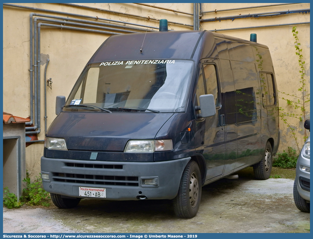 Polizia Penitenziaria 451AB
Polizia Penitenziaria
Fiat Ducato II serie
Parole chiave: PP;P.P.;Pol.Pen;PolPen;AdiC;A.diC.;Agenti;di;Custodia;Polizia;Penitenziaria;Nucleo;Traduzioni;Piantonamenti;Fiat;Ducato