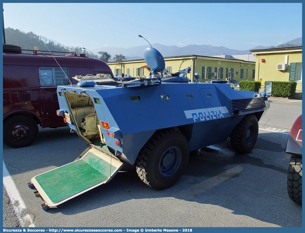 Polizia 53156
Polizia di Stato
Reparto Mobile
Iveco Oto-Melara 6614
Parole chiave: Polizia di Stato;Reparto Mobile;Ordine Pubblico;Iveco Oto-Melara 6614