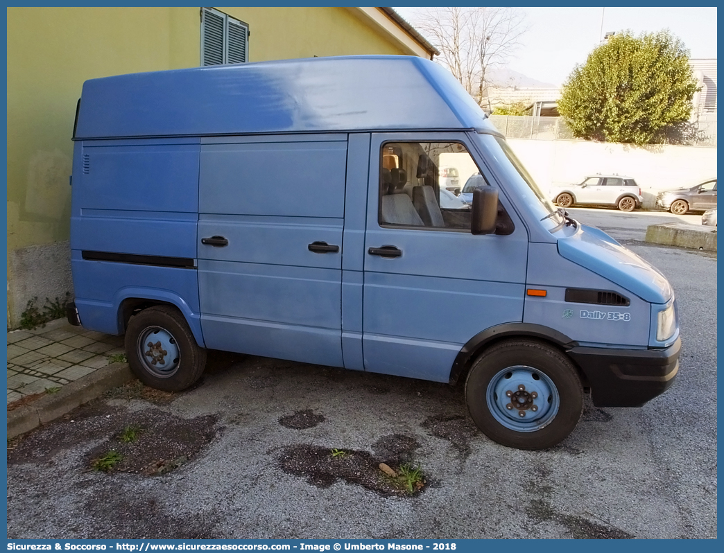 Polizia B2523
Polizia di Stato
Reparto Mobile
Iveco Daily 35-8 II serie
Parole chiave: PS;P.S.;Polizia;Polizia di Stato;Reparto Mobile;Iveco;Daily;35-8