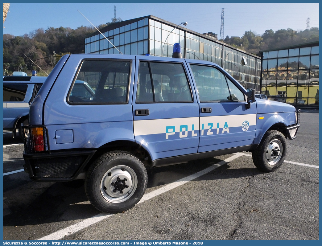 Polizia B9027
Polizia di Stato
Fissore Magnum
Parole chiave: PS;P.S.;Polizia;di;Stato;Fissore;Magnum