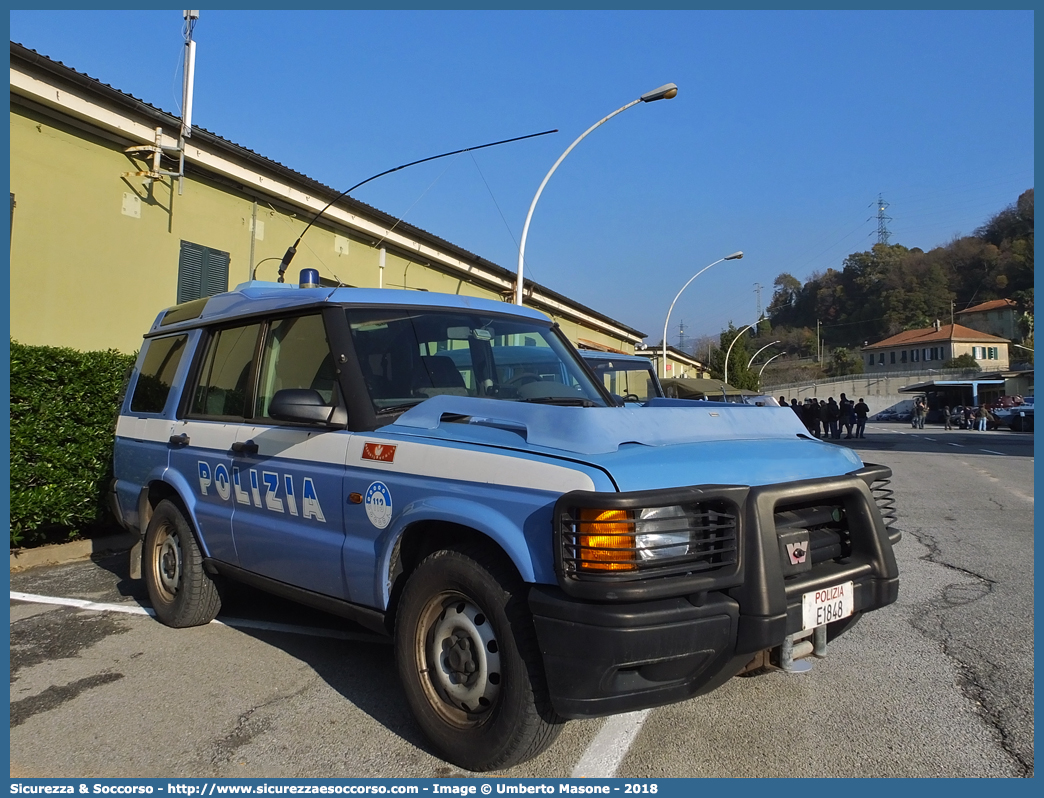 Polizia E1848
Polizia di Stato
Reparto Mobile
Land Rover Discovery II serie
Allestitore Carrozzeria Marazzi S.p.A.
Parole chiave: PS;P.S.;Polizia;di;Stato;Reparto;Mobile;Ordine;Pubblico;Land Rover;Discovery;Marazzi