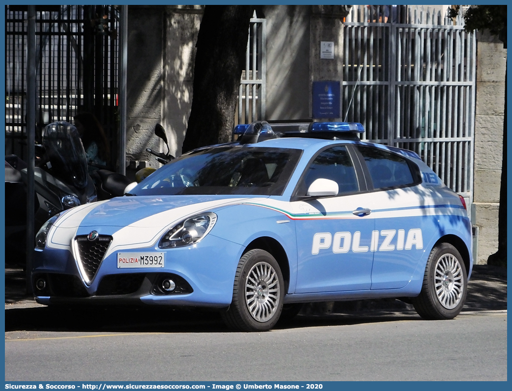 Polizia M3992
Polizia di Stato
Squadra Volante
Alfa Romeo Nuova Giulietta
I serie I restyling
Allestitore Nuova Carrozzeria Torinese S.r.l.
Parole chiave: PS;P.S.;Polizia;di;Stato;Pubblica;Sicurezza;Squadra;Volante;Alfa;Romeo;Nuova;Giulietta