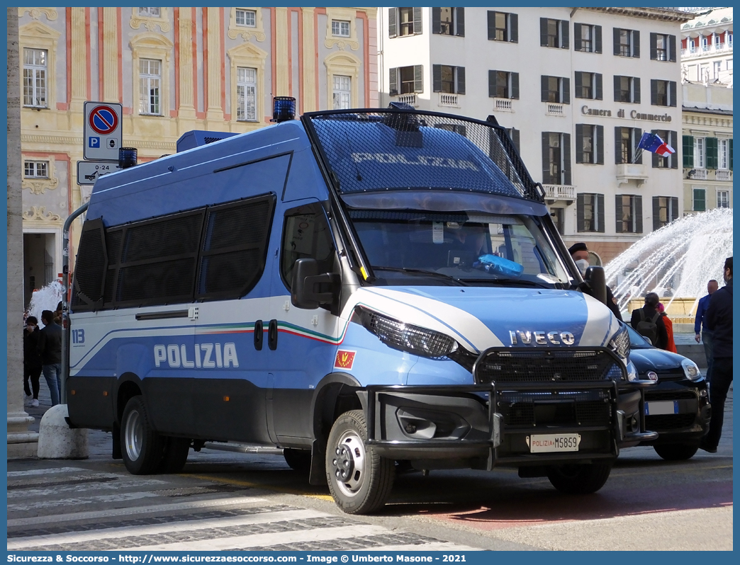 Polizia M5859
Polizia di Stato
Reparto Mobile
Iveco Daily 50C17 VI serie restyling
Allestitore Sperotto S.p.A.
Parole chiave: PS;P.S.;Polizia;di;Stato;Reparto;Mobile;Iveco;Daily;50C17;Sperotto