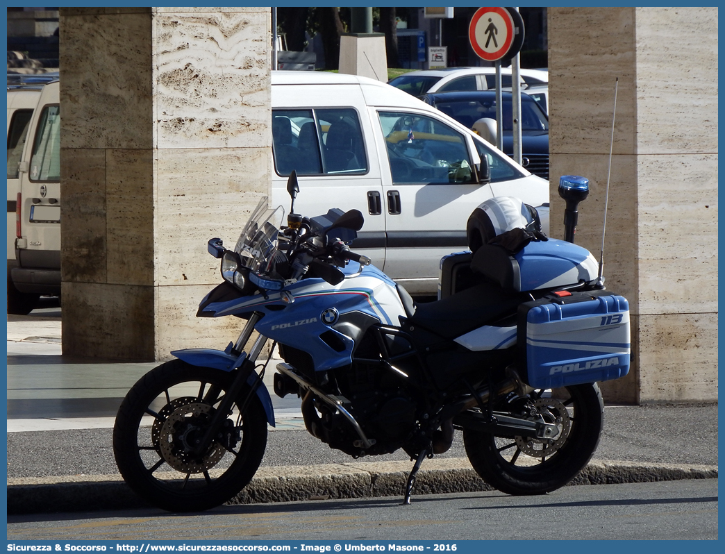 Polizia G2449
Polizia di Stato
Squadra Volante
Bmw F700GS
Parole chiave: PS;P.S.;Polizia;di;Stato;Polizia;Pubblica;Sicurezza;Bmw;F700GS;F 700 GS;F700 GS;F 700GS