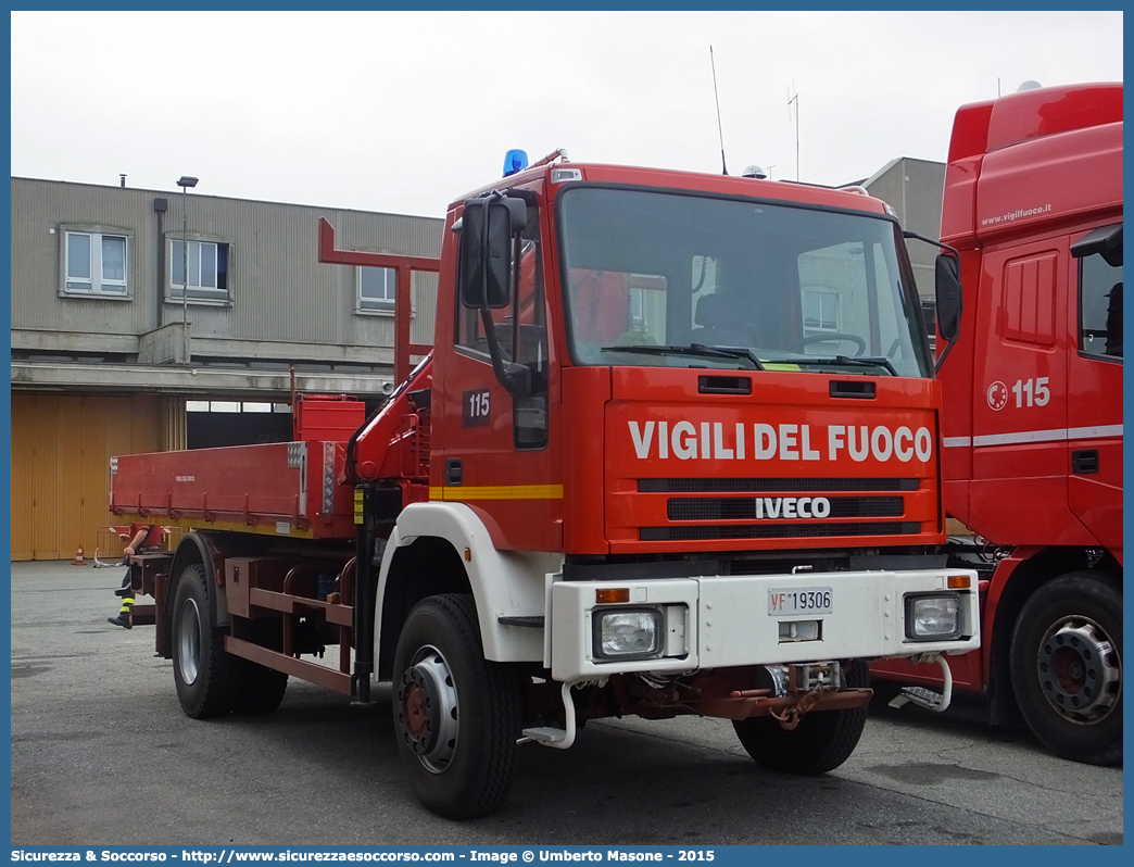 VF 19306
Corpo Nazionale Vigili del Fuoco
Iveco EuroCargo 135E23 4x4 I serie
Parole chiave: VF;V.F.;VVF;V.V.F.;Corpo;Nazionale;Vigili del Fuoco;Iveco;EuroCargo;135E23