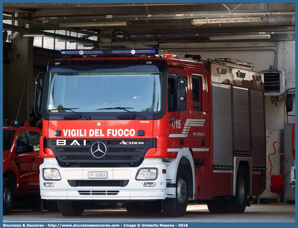 VF 23323
Corpo Nazionale Vigili del Fuoco
Mercedes Benz Actros 1841
Allestitore BAI S.r.l.
Ricondizionato Fortini S.r.l.
Parole chiave: VVF;V.V.F.;Corpo;Nazionale;Vigili;del;Fuoco;AutoPompaSerbatoio;APS;A.P.S.;Mercedes Benz;Actros;1841;BAI;Fortini