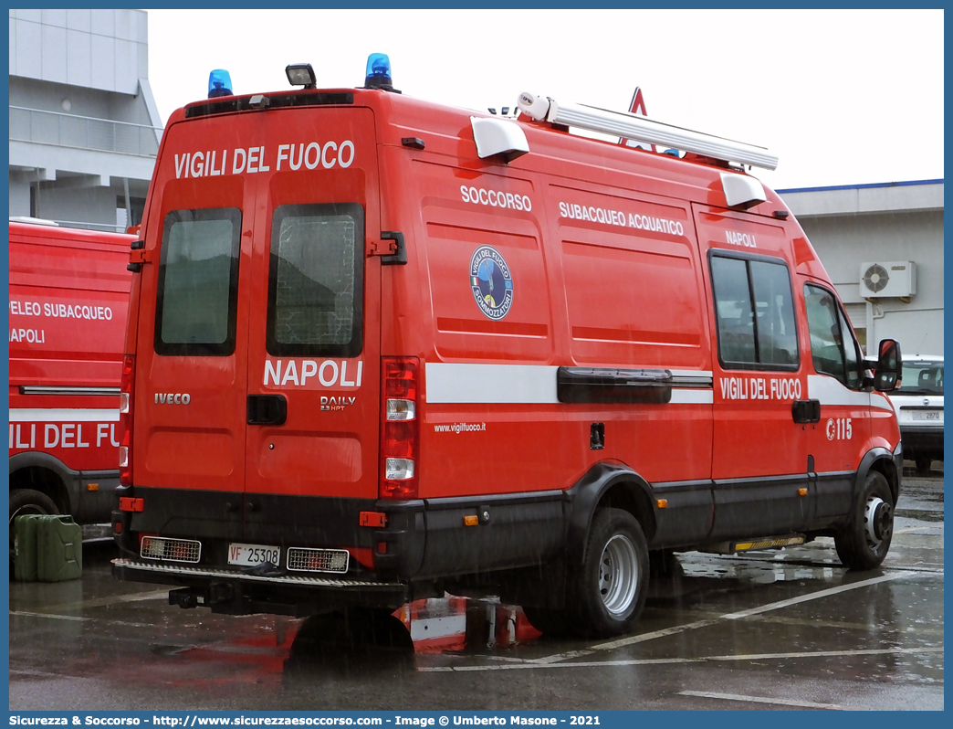 VF 25308
Corpo Nazionale Vigili del Fuoco
Nucleo Soccorso Subacqueo e Acquatico
Iveco Daily 65C18 IV serie
Allestitore Elevox S.r.l.
(variante)
Parole chiave: VVF;V.V.F.;Corpo;Nazionale;Vigili;del;Fuoco;Iveco;Daily;65C18;NSSA;N.S.S.A.;Soccorso;Subacqueo;Acquatico;Sommozzatori;Subacquei;Elevox