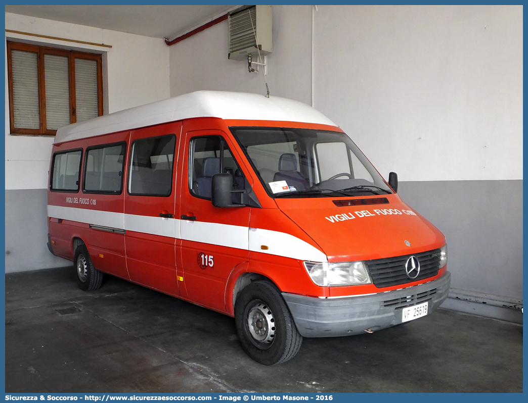 VF 25619
Corpo Nazionale Vigili del Fuoco
Mercedes Benz Sprinter 312D I serie
Parole chiave: VVF;V.V.F.;Corpo;Nazionale;Vigili;del;Fuoco;Mercedes;Benz;Sprinter;312D