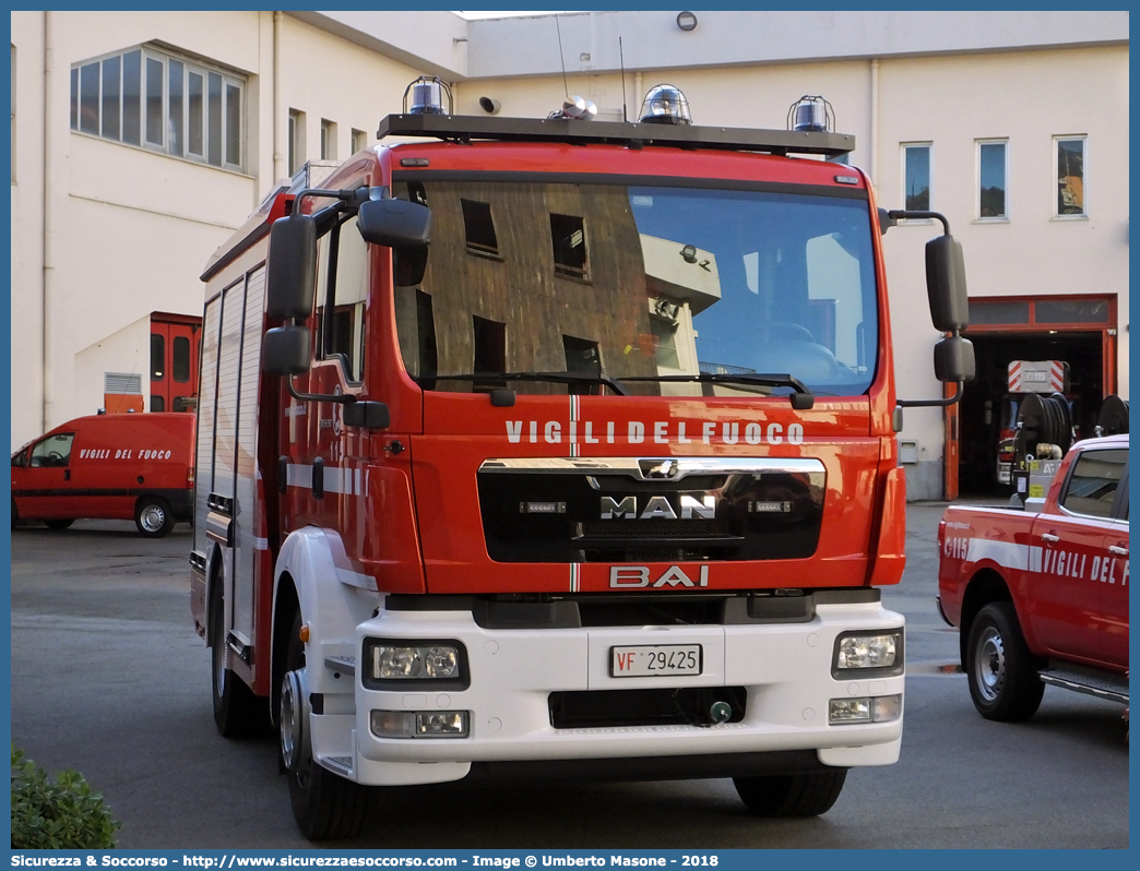 VF 29425
Corpo Nazionale Vigili del Fuoco
MAN TGM 15.250 I serie
Allestitore BAI S.r.l.
Parole chiave: VVF;V.V.F.;Corpo;Nazionale;Vigili;del;Fuoco;AutoPompaSerbatoio;APS;A.P.S.;AutoPompa;Man;TGM;15.250;BAI