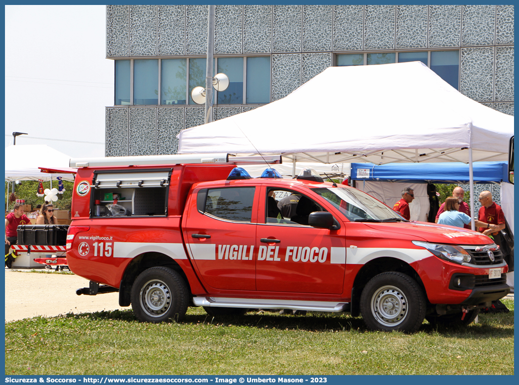 VF 30120
Corpo Nazionale Vigili del Fuoco
Nucleo Sistemi Aeromobili a Pilotaggio Remoto
Fiat Fullback
Allestitore Baggio e De Sordi S.r.l.
(variante)
Parole chiave: VVF;V.V.F;Corpo;Nazionale;Vigili;del;Fuoco;Fiat;Fullback;SAPR;Sistemi;Aeromobili;Pilotaggio;Remoto