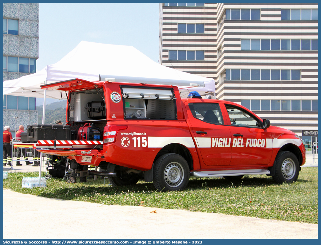 VF 30120
Corpo Nazionale Vigili del Fuoco
Nucleo Sistemi Aeromobili a Pilotaggio Remoto
Fiat Fullback
Allestitore Baggio e De Sordi S.r.l.
(variante)
Parole chiave: VVF;V.V.F;Corpo;Nazionale;Vigili;del;Fuoco;Fiat;Fullback;SAPR;Sistemi;Aeromobili;Pilotaggio;Remoto