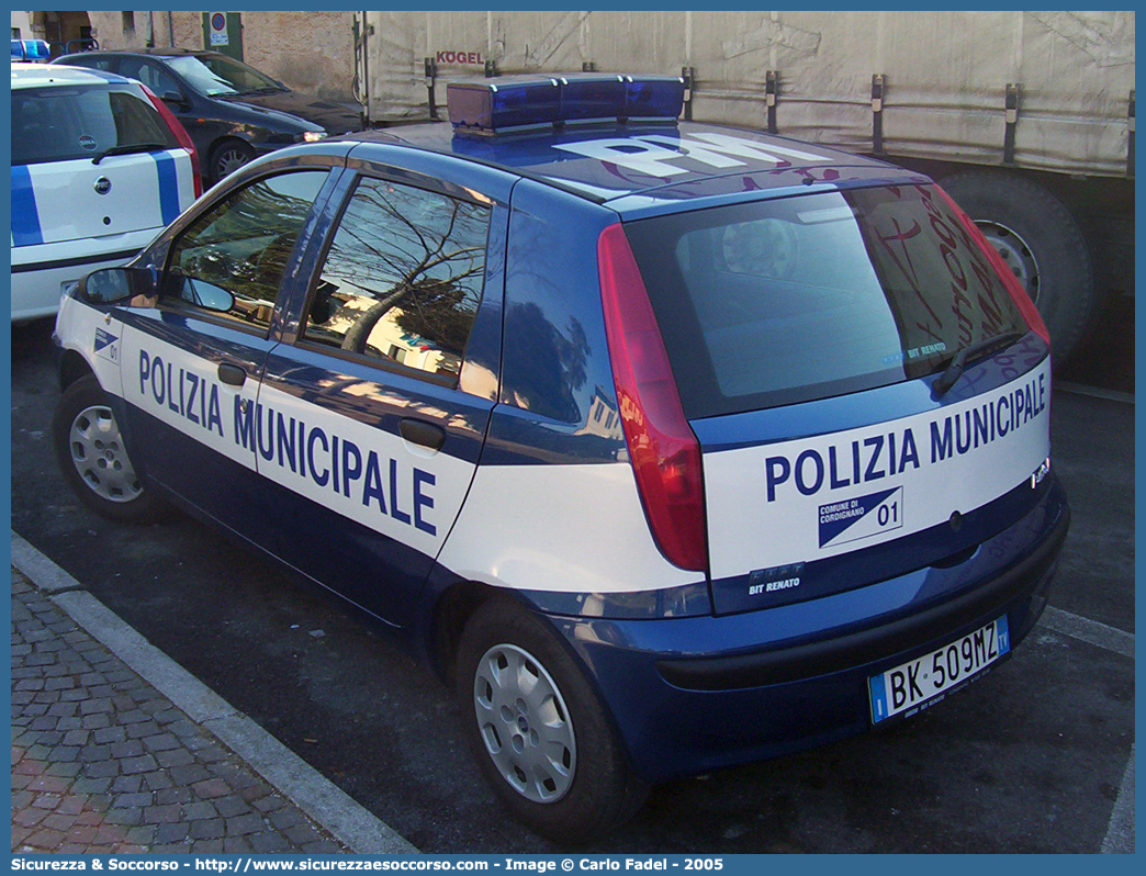 -
Polizia Municipale
Comune di Cordignano
Fiat Punto II serie
Parole chiave: PL;P.L.;PM;P.M.;Polizia;Locale;Municipale;Cordignano;Fiat;Punto