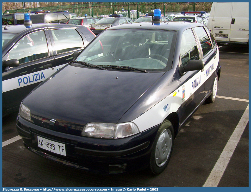 -
Polizia Municipale
Comune di Casier
Fiat Punto I serie
Parole chiave: PL;P.L.;PM;P.M.;Polizia;Locale;Municipale;Casier;Fiat;Punto