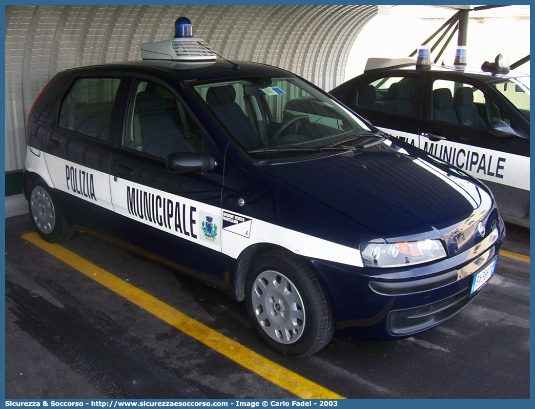 -
Polizia Municipale
Comune di Martellago
Fiat Punto II serie
Parole chiave: PL;P.L.;PM;P.M.;Polizia;Locale;Municipale;Martellago;Fiat;Punto