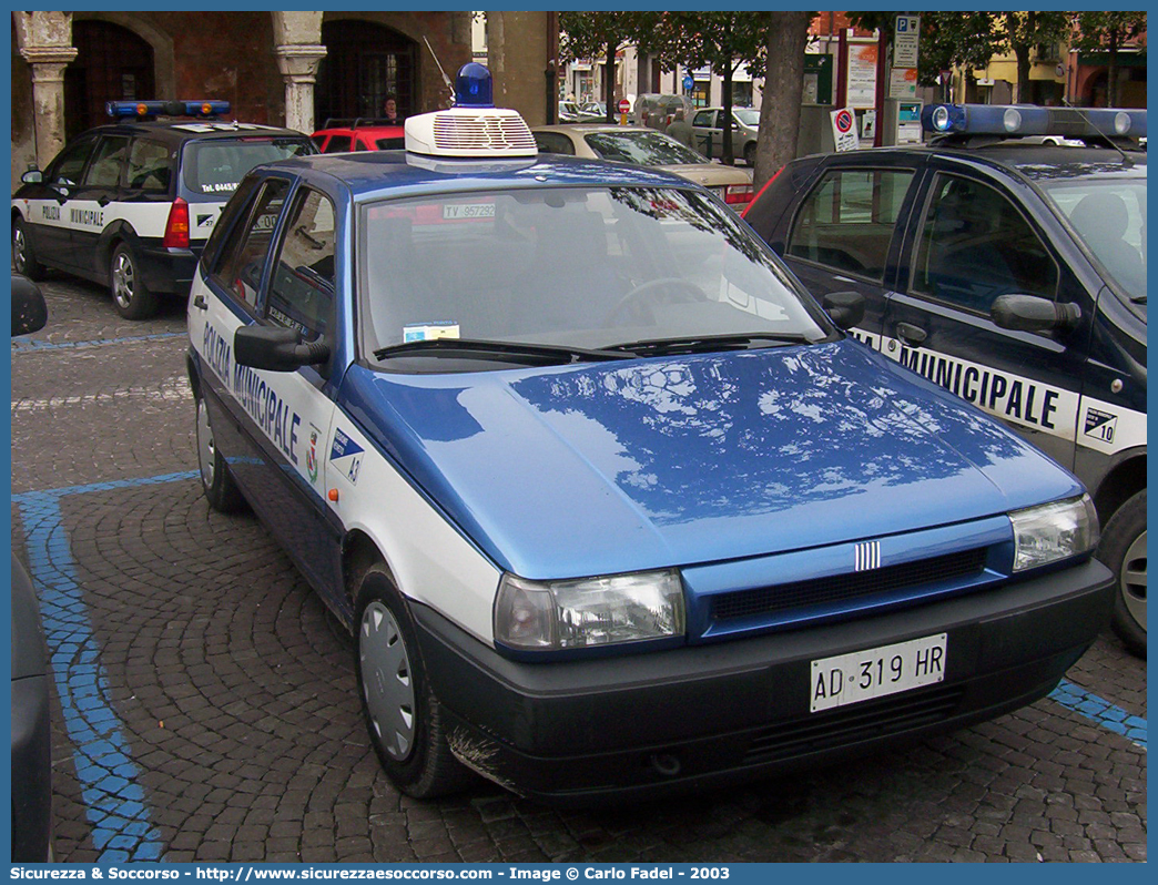 -
Polizia Municipale
Comune di Fontanelle
Fiat Tipo II serie
Parole chiave: PL;P.L.;PM;P.M.;Polizia;Locale;Municipale;Fontanelle;Fiat;Tipo