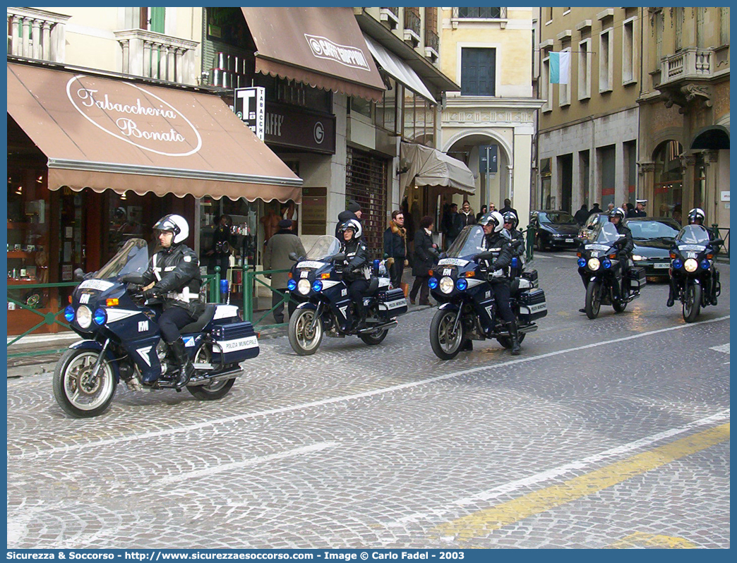 -
Polizia Municipale
Comune di Treviso
Moto Guzzi V75
Parole chiave: PL;P.L.;PM;P.M.;Polizia;Locale;Municipale;Treviso;Moto;Guzzi;V75