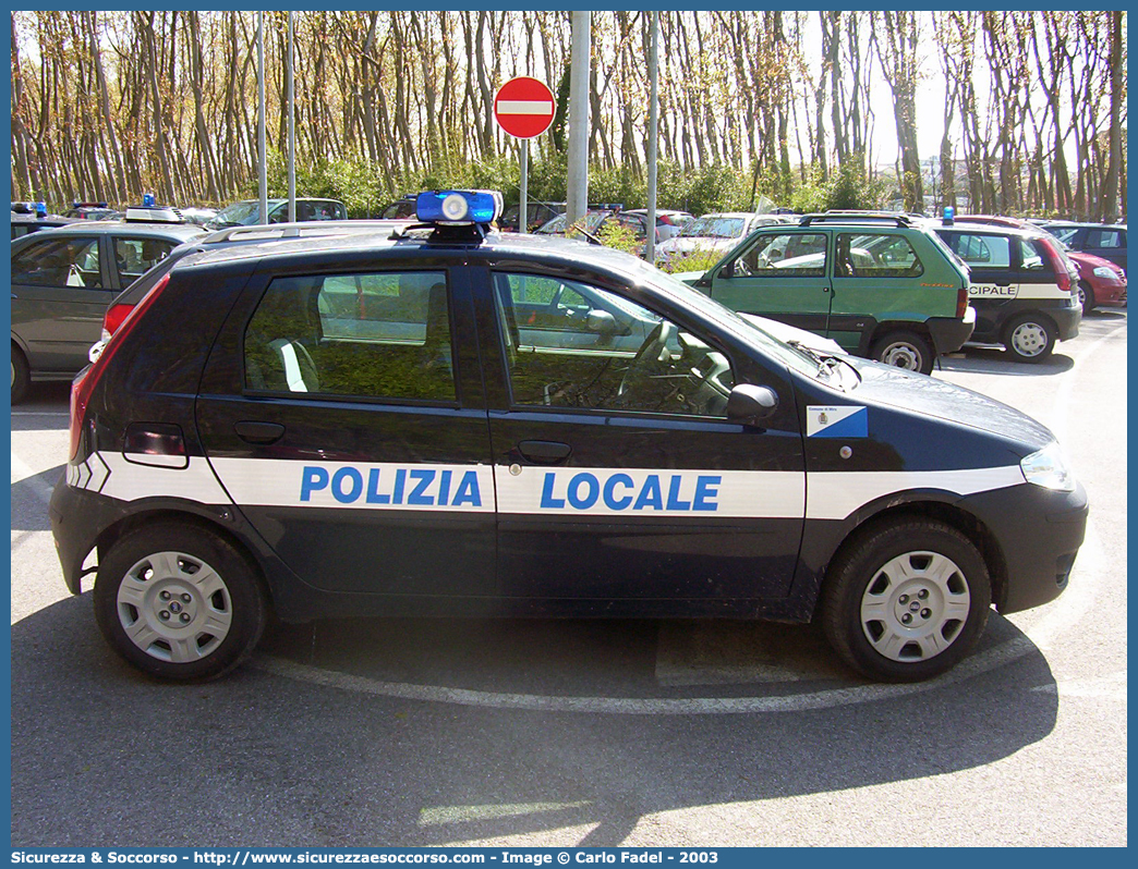 -
Polizia Locale
Comune di Mira
Fiat Punto III serie
Parole chiave: PL;P.L.;PM;P.M.;Polizia;Locale;Municipale;Mira;Fiat;Punto